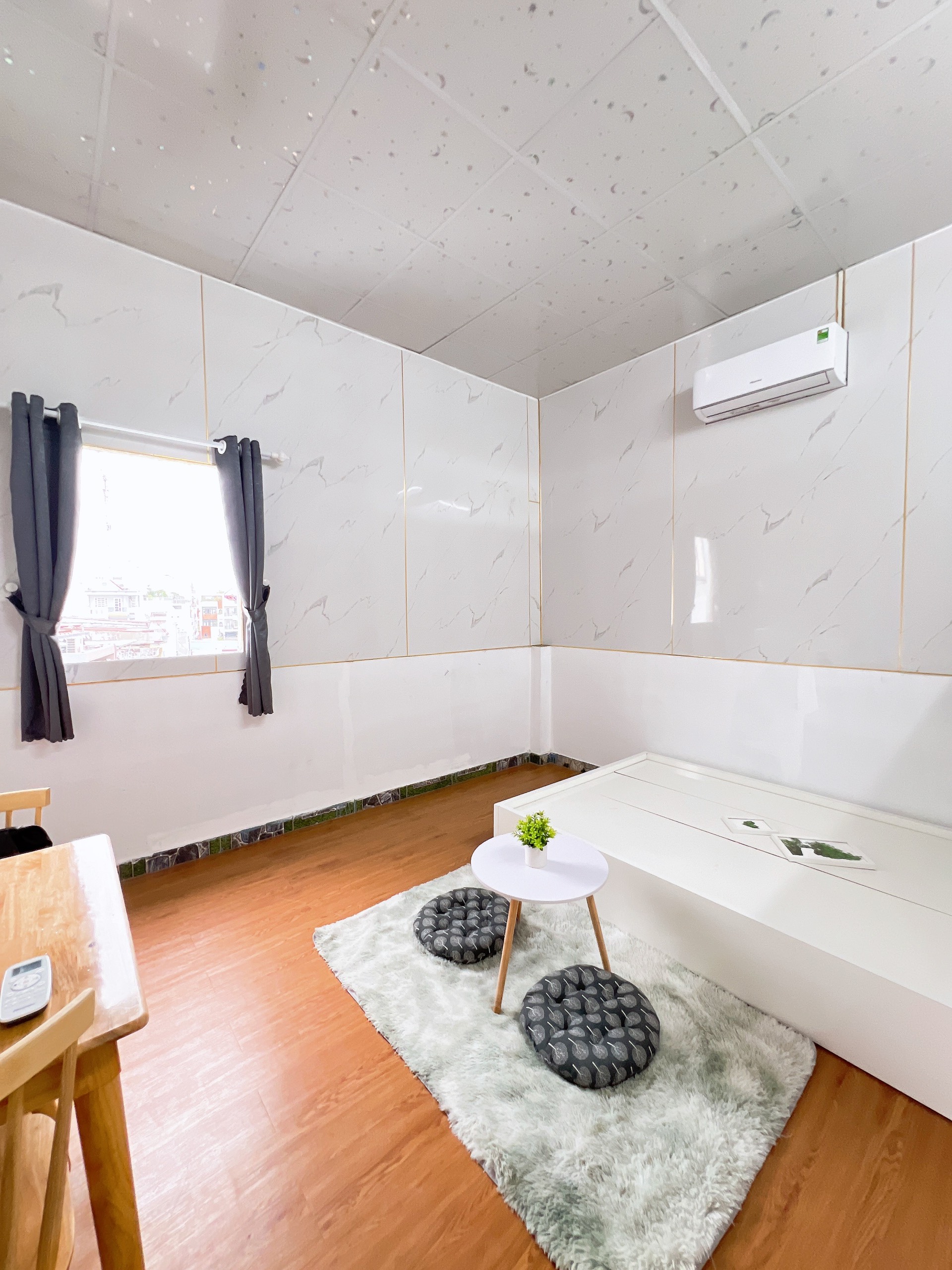 STUDIO CỬA SỔ TÁCH BẾP KẾ BÊN CHỢ THẠCH ĐÀ - GÒ VẤP