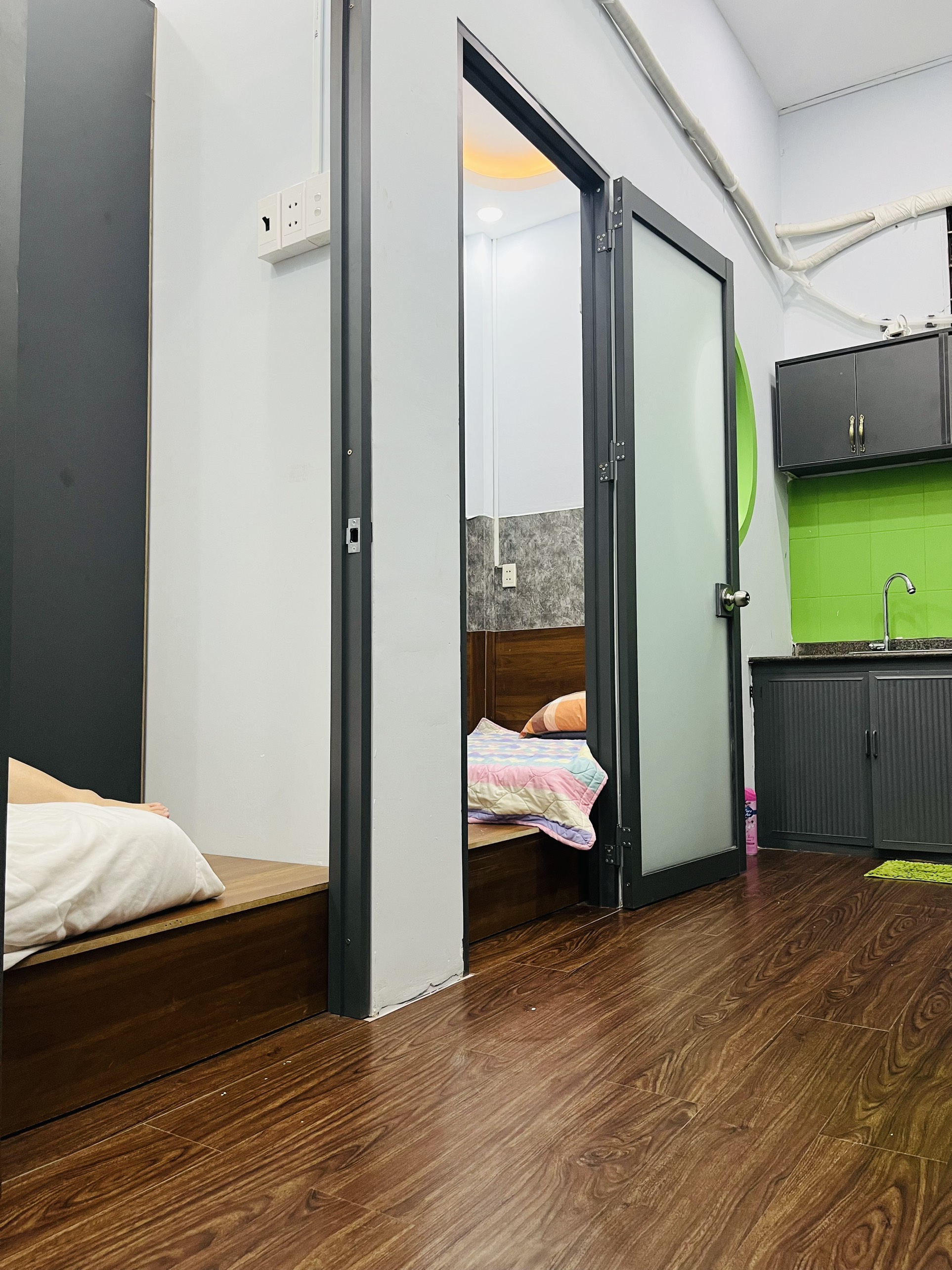 Căn hộ 2 phòng ngủ giá hạt dẻ ngay Quận 10